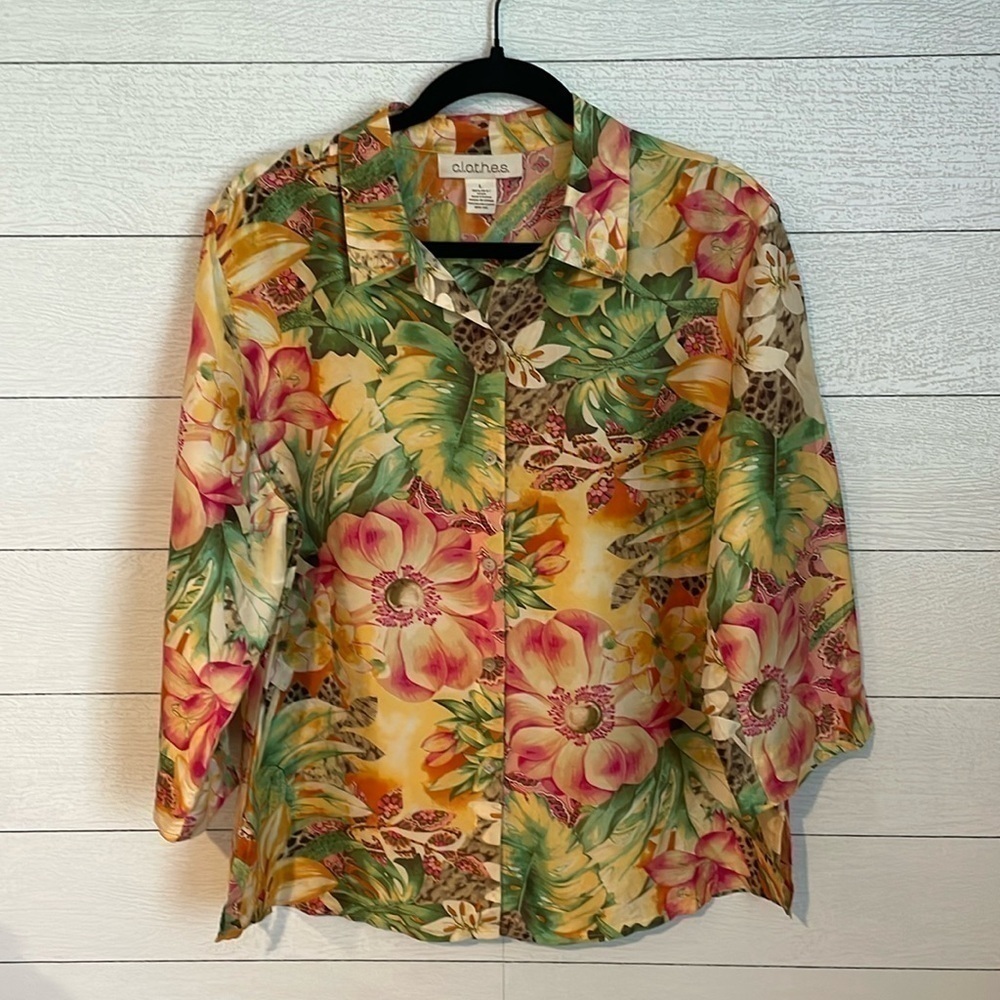 C.L.O.T.H.E.S. 100% Silk Women's fun colorful button down blouse Sz L Resortwear